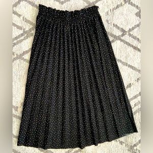 Women’s pleated midi polka dot skirt
